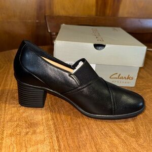 Clarks Shaya Tress Black Leather Block Heel Slip-On Pumps